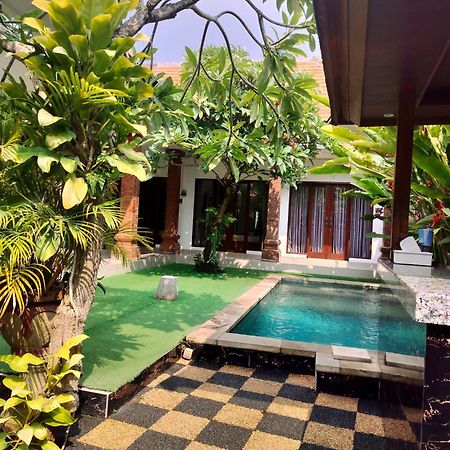D&D Homestay Pesanggaran Ngoại thất bức ảnh