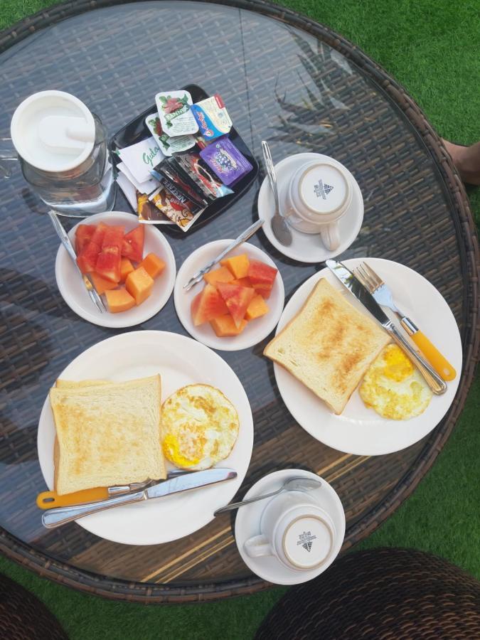 D&D Homestay Pesanggaran Ngoại thất bức ảnh
