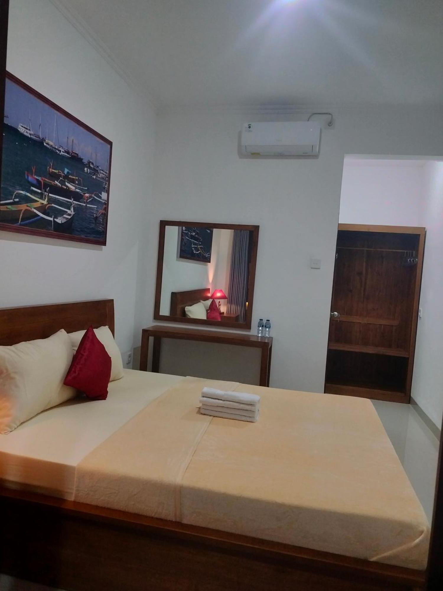 D&D Homestay Pesanggaran Ngoại thất bức ảnh